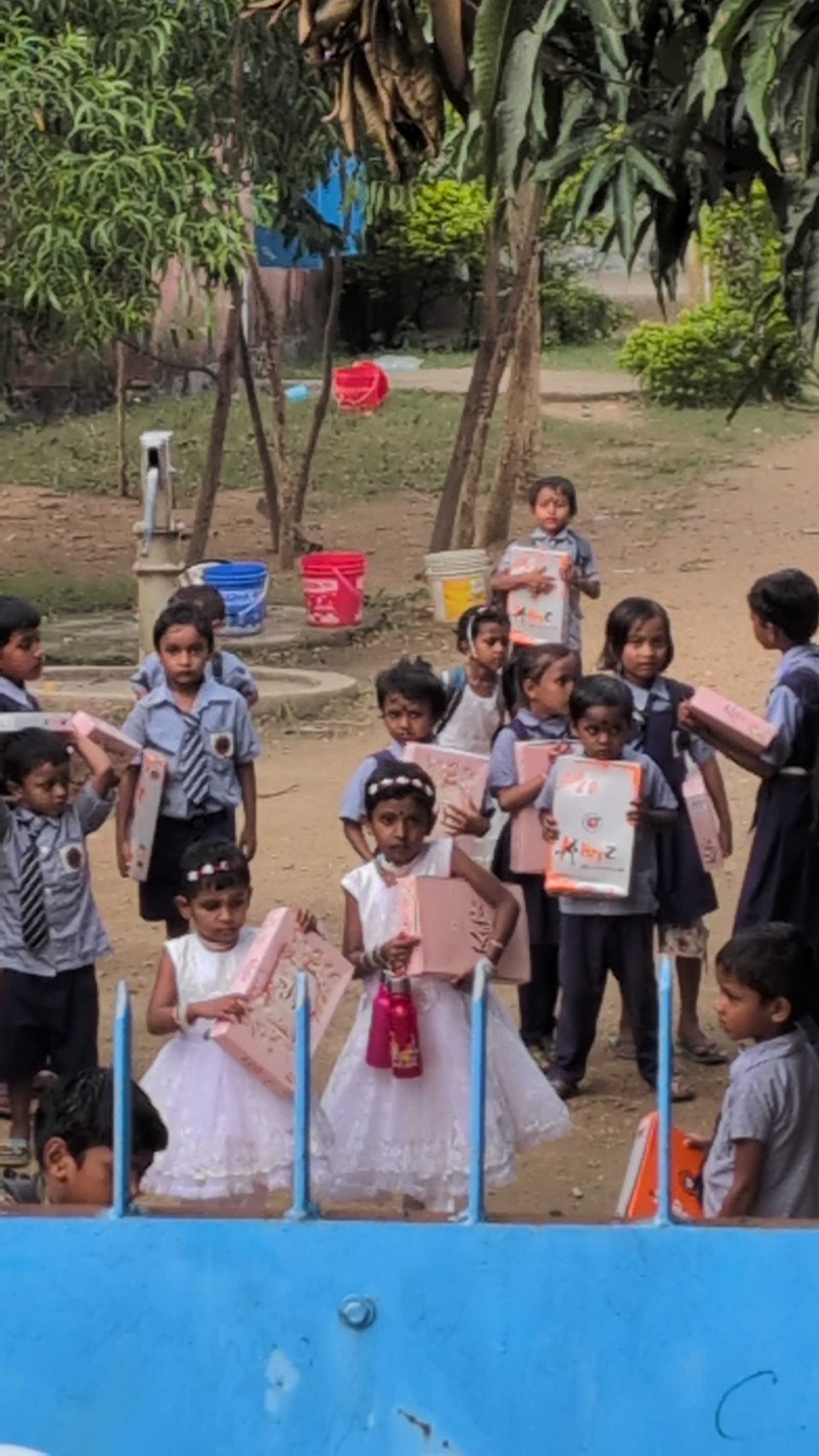 Porshi’s Mahalaya 2026 clothing drive in Purulia